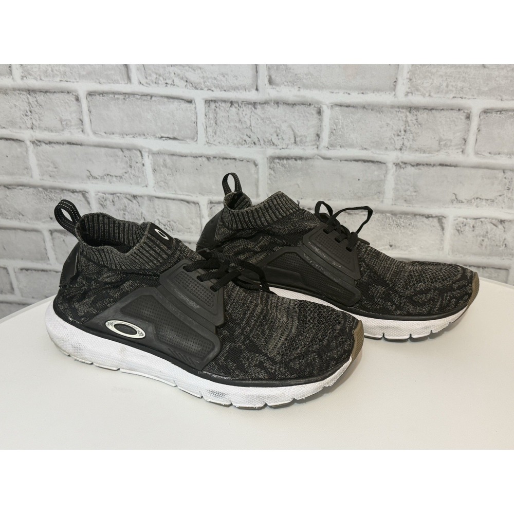 Oakley Knit Sock Sneakers Men's US 11 Black Gray Athletic‎ Running Shoes